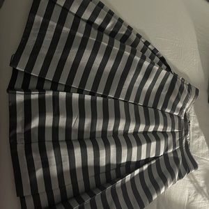 Halogen paneled skirt with lining and volume